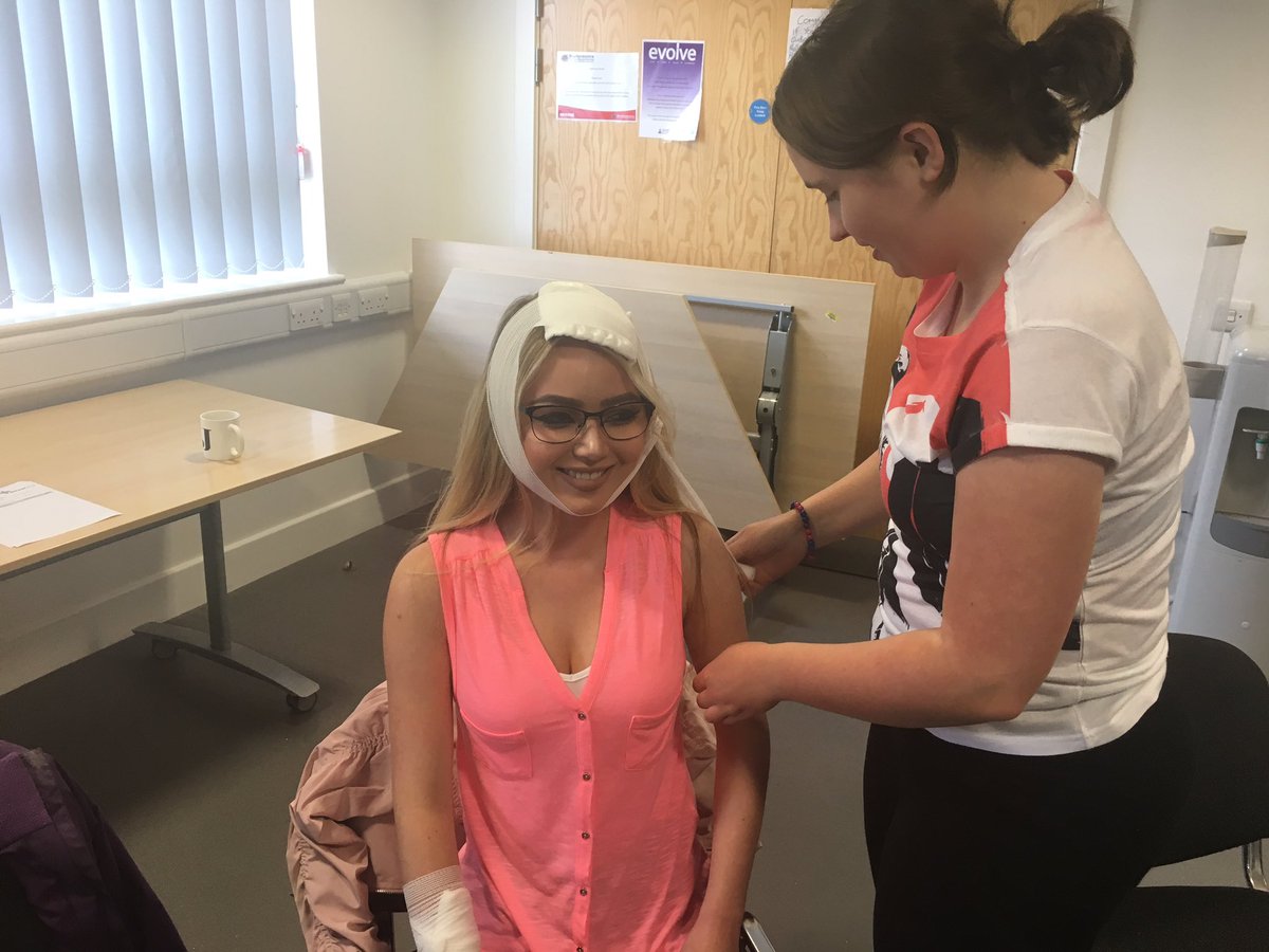 TeamCannock's tweet photo. A big thank you to the @ProjectICIC for delivering a fantastic Street Aid session. Also thank you to @natqleigh for coming in and sharing her personal experience of knife crime, we appreciate it! #cannockteam6 @SaferCic https://t.co/xxkJIXdIa6
