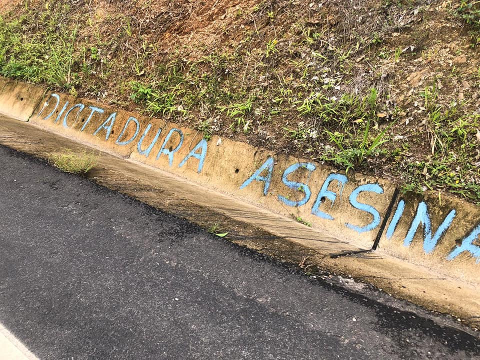 29Cheva_Patria's tweet photo. ¡Pantasma no se vende ni se rinde! 🇳🇮

A pesar de los ataques y asedio a nuestros hermanos del norte, mantienen la lucha cívica. ✊

El pueblo sigue demostrando su descontento social, sumémonos a esta forma de protesta. 👍

¡Hagamos patria! 👏
#SOSNicaragua https://t.co/mioWgupRpl