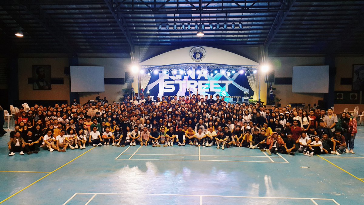 efx0818's tweet photo. Last Intrams Night of Yellow (Golden) Batch 2020 💛 #ADNUJHS #IntramsNight2019 #IgnaStreet https://t.co/eNThGw2eEj