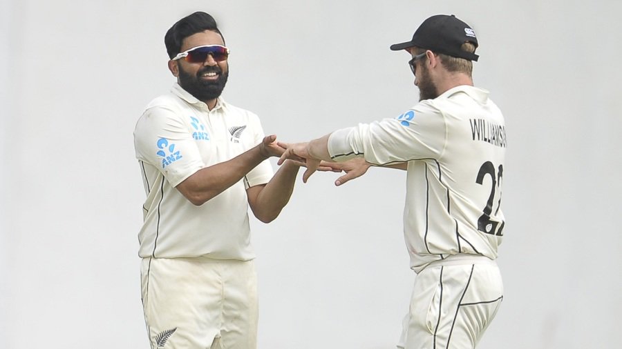 Ajaz takes five after Gunathalika-Samarawickrama push their claims https://t.co/w7FkFKt18m https://t.co/jHFK8QbFlZ