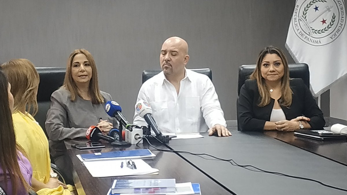 LadyCacua tweet media