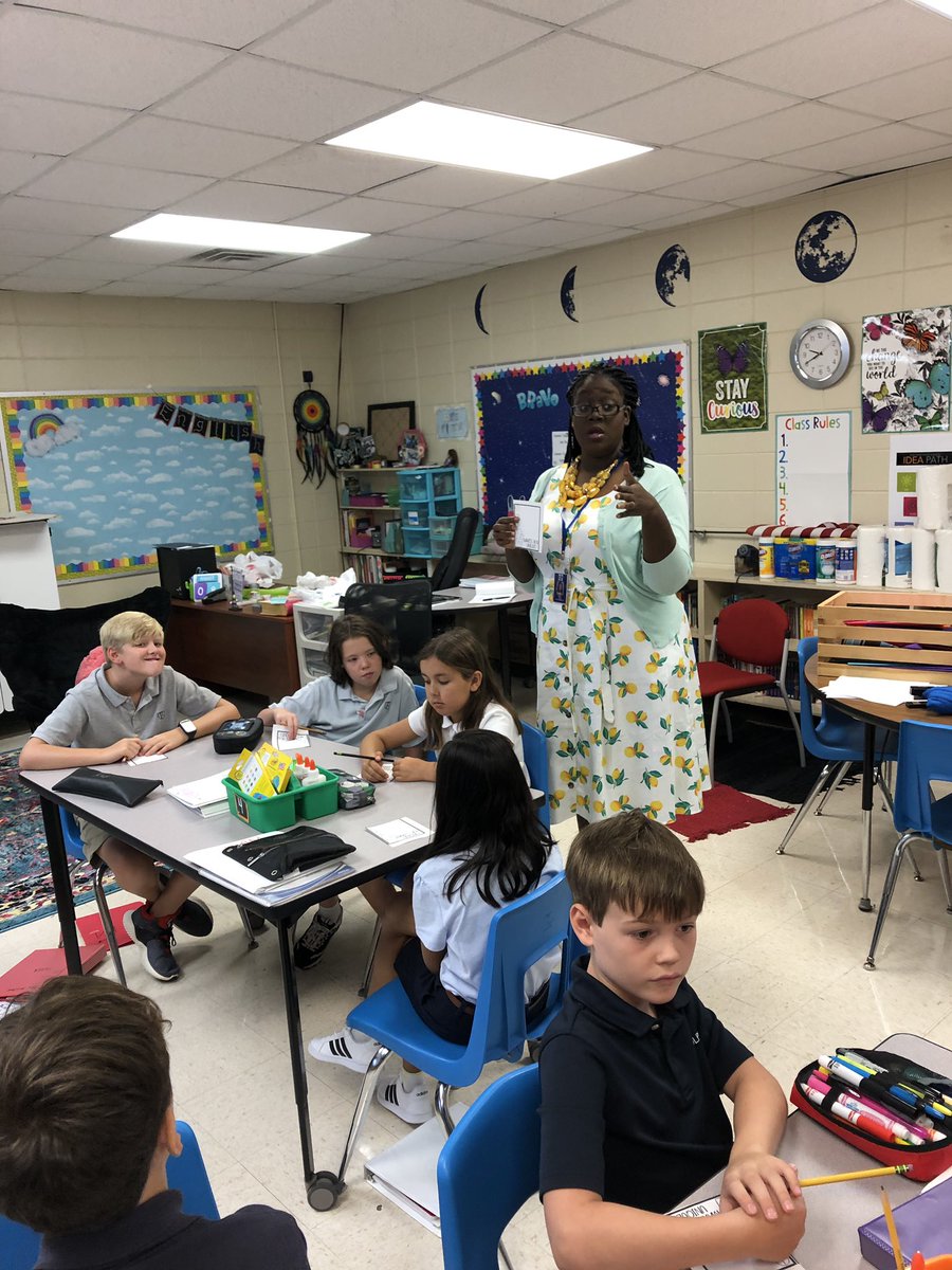 ScidudeMbonaker's tweet photo. Ms. Potter’s 5 grade students are writing about the unique traits of their classmates. Very cool. #rstories20 #whyrandolph https://t.co/HGPkp1RvRe