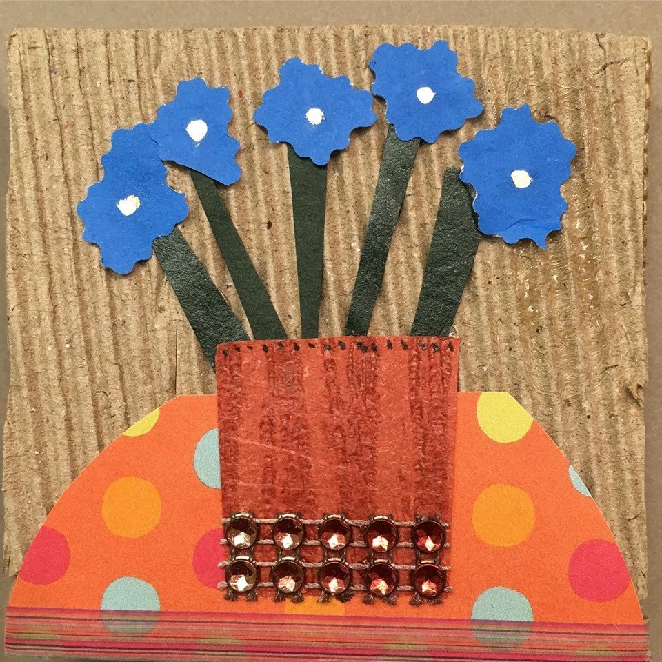 ArlenesArtist's tweet photo. Don’t forget to pick up an original #pieceofart at the #3X3X3atArlenes. The #fundraiser is up til Saturday, 8/17.  All pieces are $10 and majority of the proceeds go to #CollarWorks. #arlenesartistmaterials #supportlocalart #supportyourlocalartscene #rgalleryatarlenes #creativeny https://t.co/tvTnd4vepx