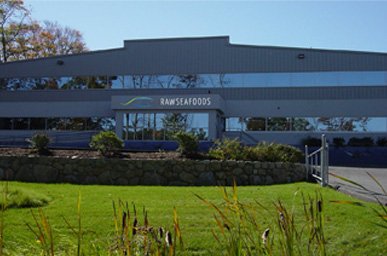 fallrivercrit's tweet image. Would like to thank RawSeafoods for allowing us to use their property for ample racer parking! Registration closes in  15 days. Jrs only $10, Masters 60+ field! What are you waiting for.  Register Now! @RawSeafoods @nebranews @NewEnglandDevo @the_ccap  bikereg.com/fall-river-crit