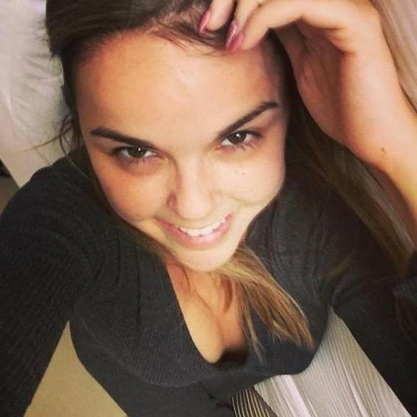 Dillion harper selfie