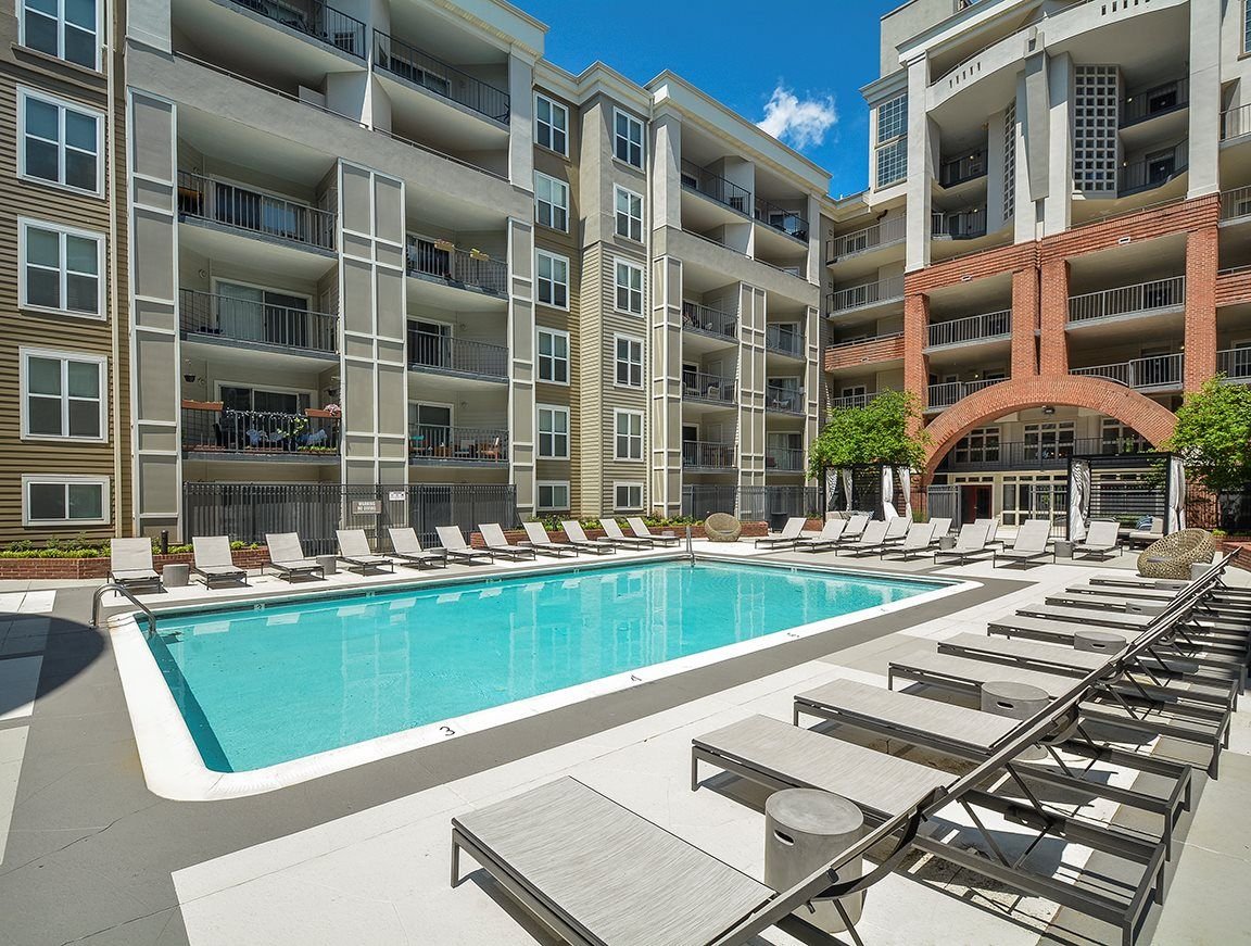With a refreshed take on modern apartment living, leaving your newly designed 1, 2 or 3-bedroom apartment may be hard to do, but when you have 5 courtyards and this inviting pool, you may be called to do just that. Come see... VA.
.
.
thecitizenatshirlingtonvillage.com
.
.
.
#WatertonWay