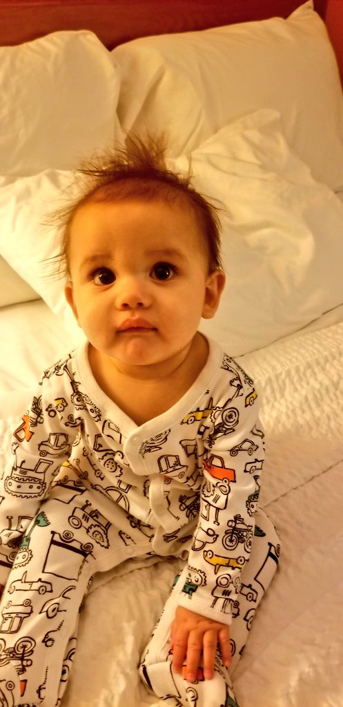 Sandoe82's tweet photo. By far my favorite pics of Ezra so far.  Going to be 8 months old in 3 days. #IDontWantToWakeUp #CantMakeMe #Fine #FoodIsAlwaysGood https://t.co/ds3vEAAnpx