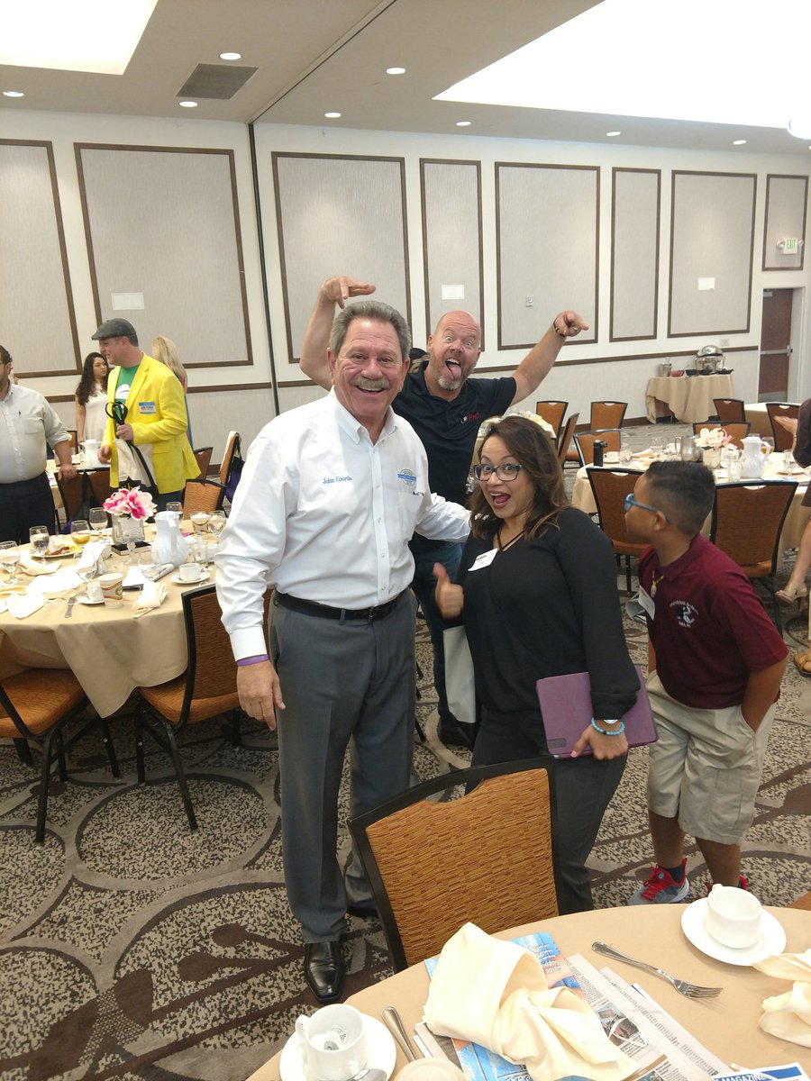 PHDYuma's tweet photo. Here my morning photo bomb @AWCSBDC @YumaChamber #yuma https://t.co/d08qDBbbB1