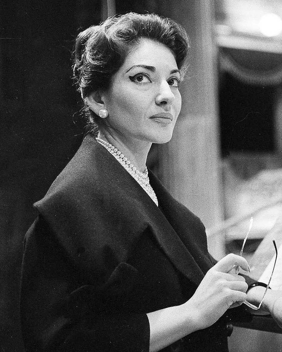 MmeCallas's tweet photo. Real friends are very special, but you have to be careful because sometimes you have a friend and you think they are made of rock, then suddenly you realise they're only made of sand. #MariaCallas https://t.co/f84w0OpDuT