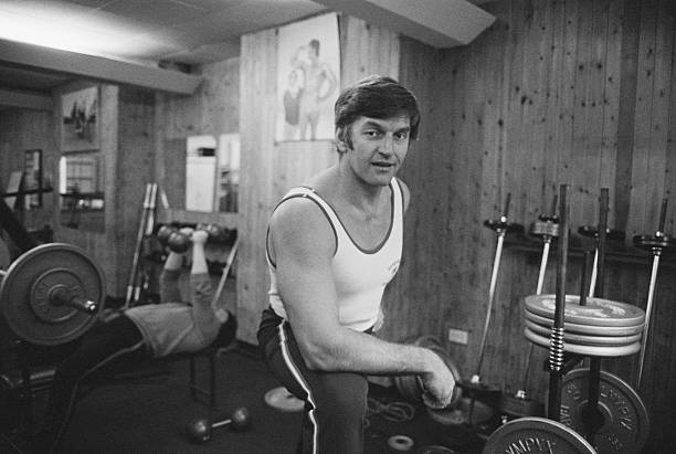 EngWeightLift's tweet image. David Prowse wasn't your regular lifter🏋️‍♂️

3⃣  British Heavyweight Titles
🇦🇺  Represented England at Perth 62
🦹‍♂️  Coached Christopher Reeve for Superman
🚀  Played Darth Vader in Star Wars
🚗  MBE for services to Road Safety &amp;amp; Charity

Find out more here▶️bit.ly/2YPGhto