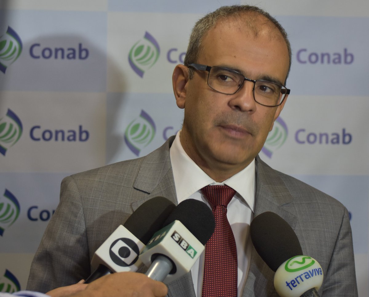 NewtonJR_Conab's tweet photo. Bom dia produtores! Dados da @Conab_Oficial, divulgados hoje, mostram que o Brasil tem safra recorde de 241,3 milhões de toneladas de grãos nesta safra 2018/2019. https://t.co/FIBb7Ybpca