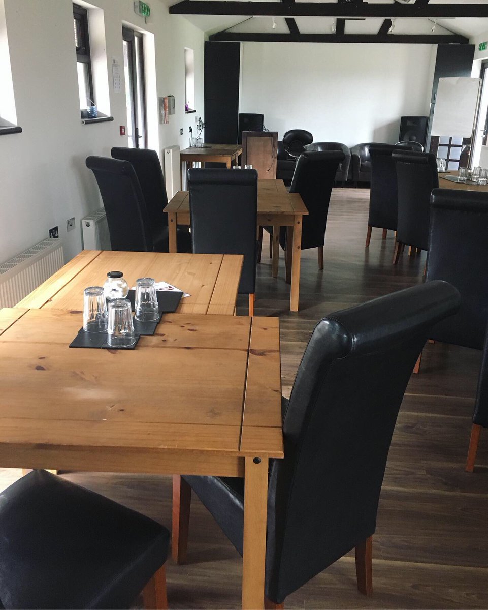 TheStablesWorcs's tweet photo. The Mane Room
Great for large meetings and perfect for workshops!
We also have a decking looking across our fields and over the Worcestershire countryside🌳
Perfect for this beautiful summer sun!☀️
#businessrooms #workshoprooms #worcestershirecountryside #thestablesbusinesscentre https://t.co/AEvkp4hXnR