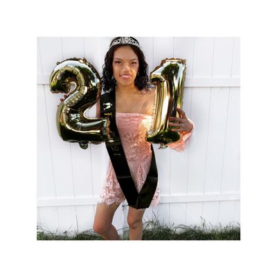 Turned 21 on Tuesday August 6 🎉🍻🍾🥂 #NewProfilePic #August6 #21stBirthday