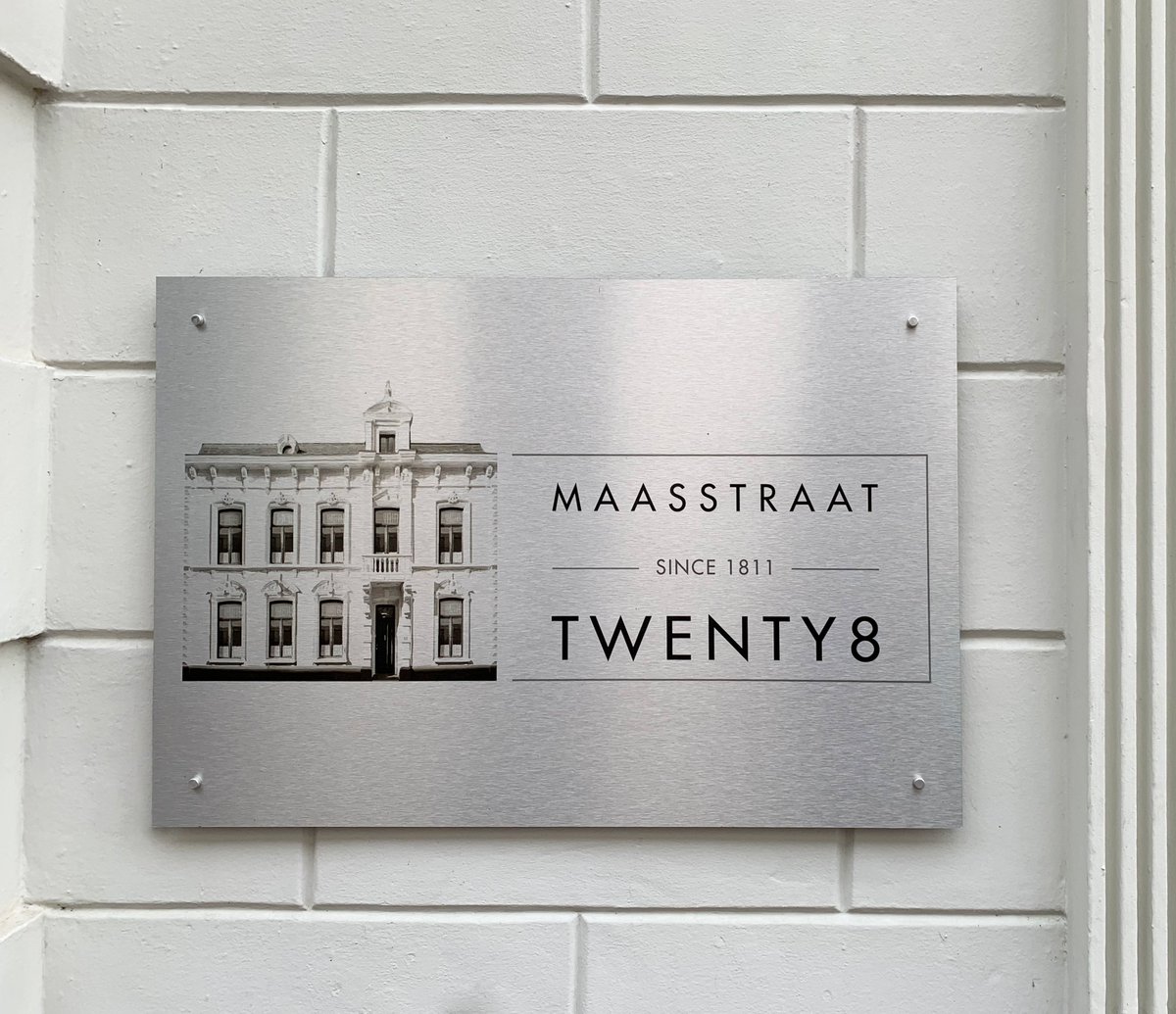 GoGurus's tweet photo. Woord- en beeldmerk creatie 'Maasstraat Twenty8' #Maasstraat #Weert #merk #logo #signing #monument https://t.co/vIHOoeIRkH