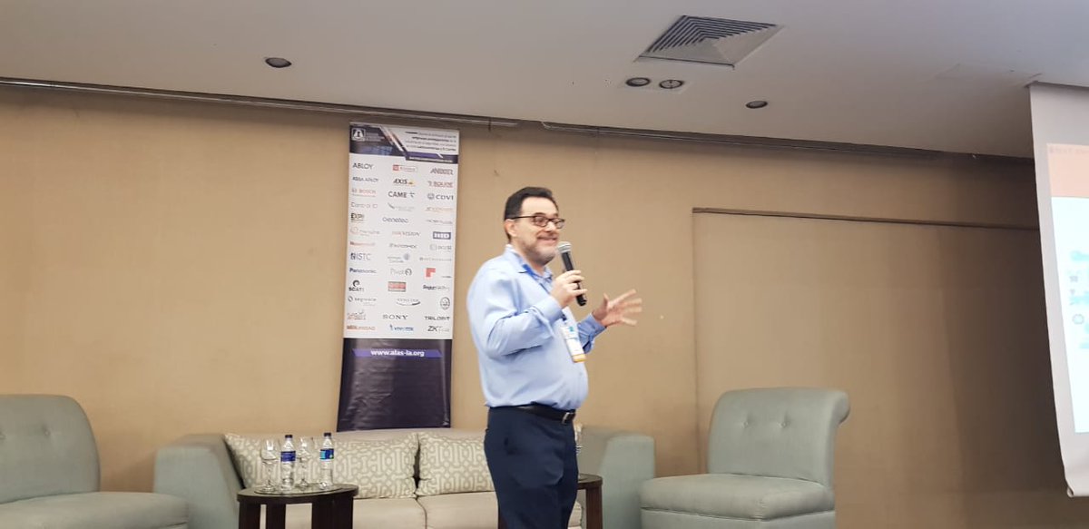 alasseguridad's tweet photo. @aperezNVTP de nuestro socio @nvtphybridge nos presenta un caso práctico de migración a IP con soluciones LAN moderna
#EncuentroTecnologico #seguridad #LAN #RedesIP https://t.co/KTp9WwOKT0