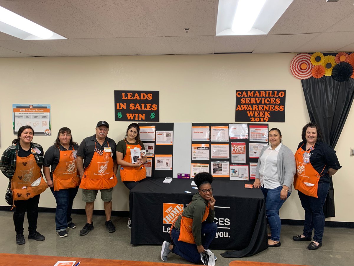 JW_Floor's tweet photo. JW manager Veronica helping promote sales at store 1012. #takeyourshareD23 https://t.co/hVWqOHRTg1
