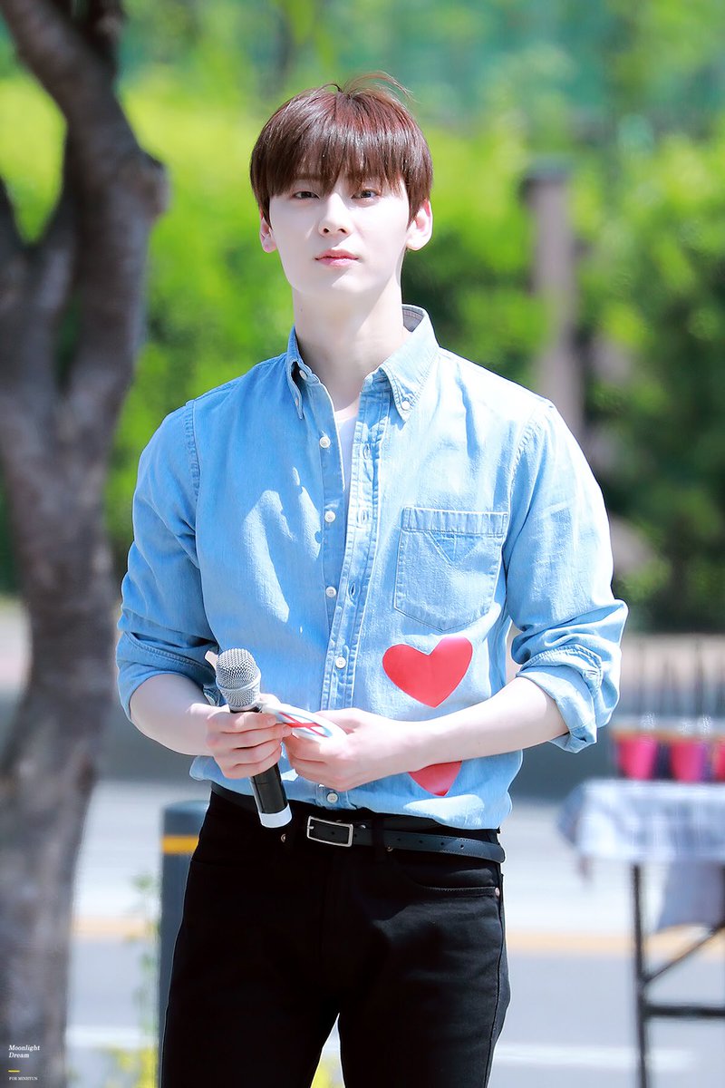 Dreamofyou_MH's tweet photo. 존재자체만으로도 행복을 주는 민현아 25번째 생일축하해☺️💕 오늘은 어느 누구보다 행복이 가득한 날이 되었으면 좋겠어✨ 앞으로도 지금처럼 항상 응원할게❤️
#민현 #황민현 #MINHYUN 
#산랑하는_우리혀니_황축생축 
#한여름의_시작_생일축하해_민현아 
#OurSummerMinhyun 
#HAPPY_MINHYUN_DAY https://t.co/Oi0THiDLu2