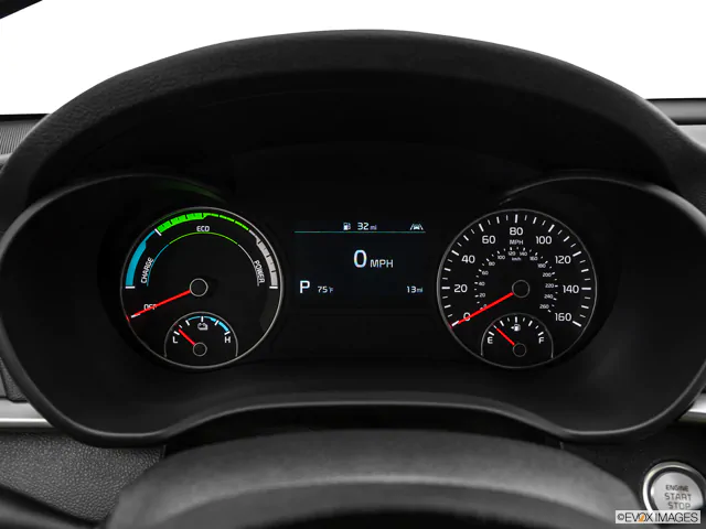 PattersonKia's tweet photo. View our digital showroom before you visit our real life showroom! You can check out video tours of the vehicles, specs, and more. https://t.co/48rdXRWMgC https://t.co/WNNM2cGa9M