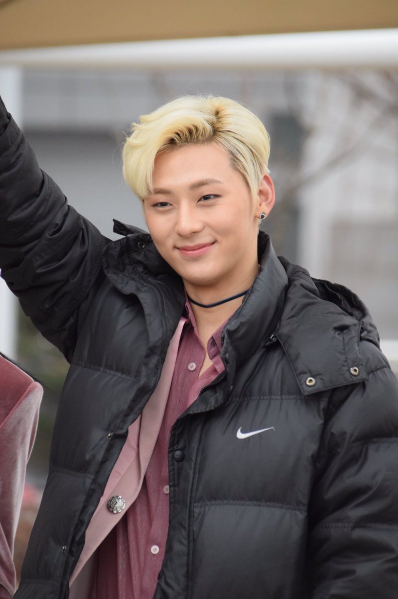 190809
HAPPY MH DAY
오늘은 너가 태어난 날! 
웃음이 가득한 하루가 되길바래. 
생일 축하해🎂🎂

#한여름의_시작_생일축하해_민현아
#HAPPY_MINHYUN_DAY
#Happy_MINHYUN_Day
#뉴이스트 #NUEST #황민현 #민현 
#MINHYUN #ファンミニョン #ミニョン