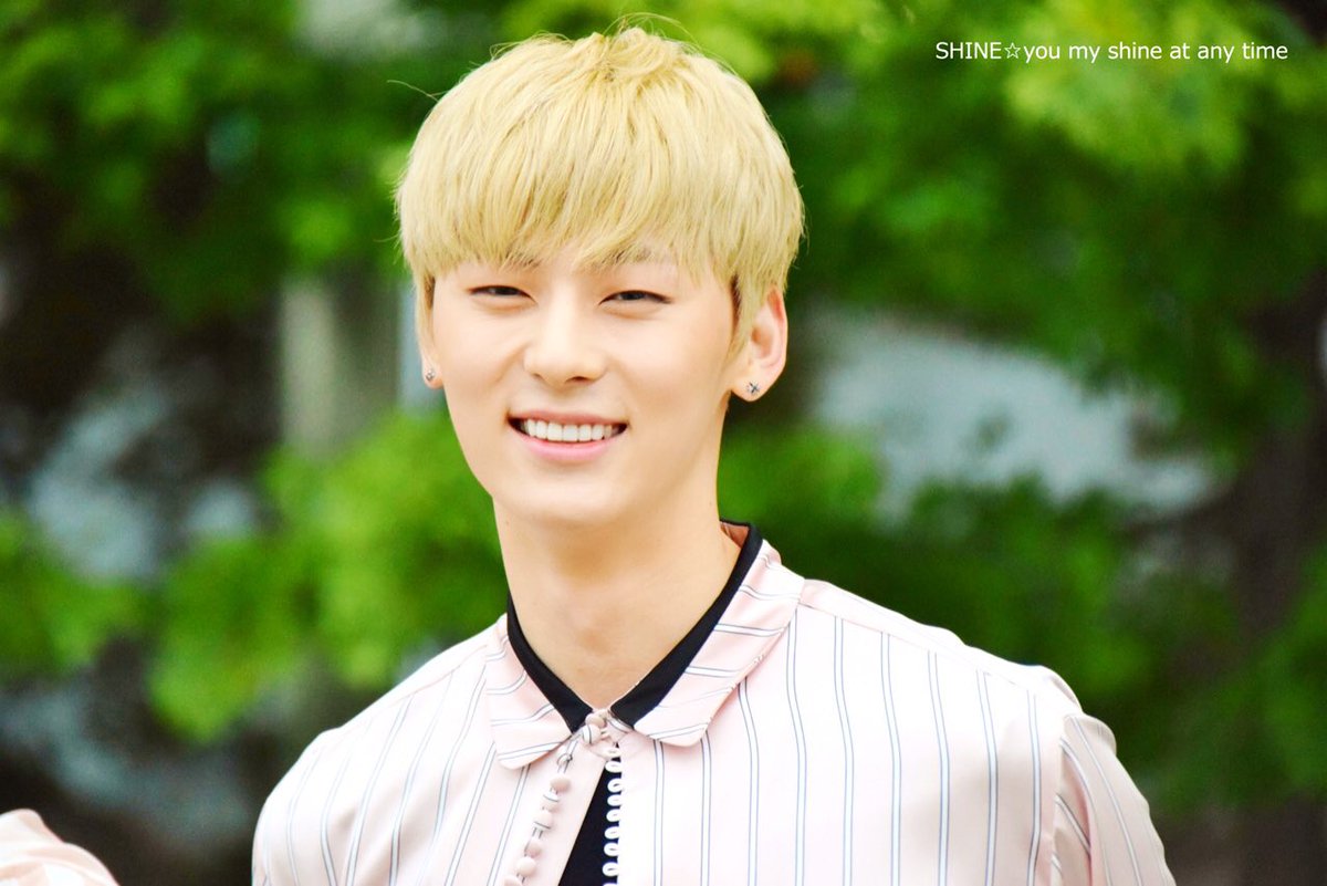 190809
🎂誕生日おめでとう🎂
何度目のお祝いの言葉を伝える
ことが出来ただろう
変わらずに今年もお祝いできることは
嬉しく幸せです💗

#한여름의_시작_생일축하해_민현아
#HAPPY_MINHYUN_DAY
#Happy_MINHYUN_Day
#뉴이스트 #NUEST #황민현 #민현 
#MINHYUN #ファンミニョン #ミニョン