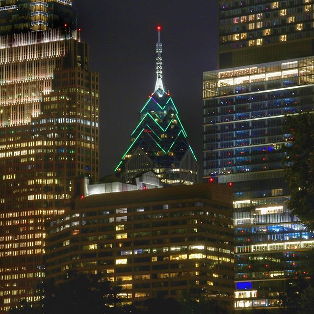 One Liberty Place (in green) splits the uprights of the Comcast Center & the Comcast Technology Center. Which reminds me: Eagles football tonight! 🦅🏈 🦅 #libertyplace #philadelphia #philly #phillyatnight #phillygram #phillymasters #phillyprimeshots #p… ift.tt/2M7gQh3