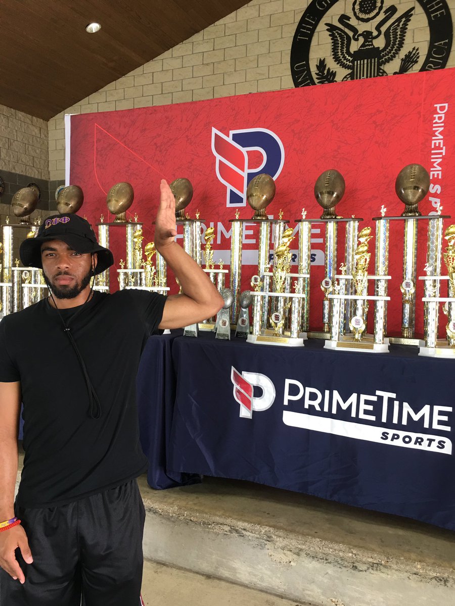 NDDQues's tweet photo. Bro. Malcolm Willis has made the most of his summer! Bro. Willis interned w/ Bryan College Station Sports and Events as lead supervisor over all events. He also worked with the Olympic National Governing Body in the Diversity & Inclusion Sector.
#NotoriousNDD🐕🦴
M•S•P•U https://t.co/Rw0qRk4ePD