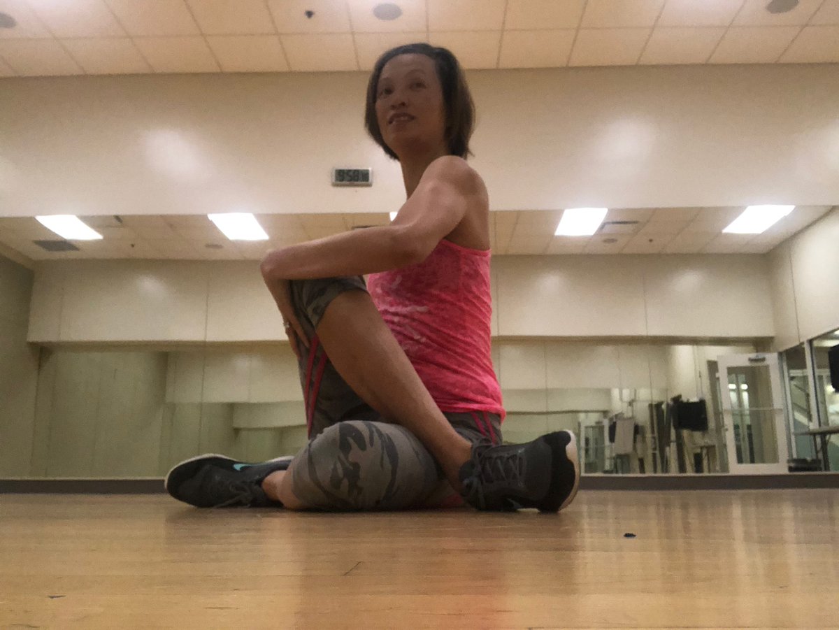 SharonChenTV's tweet photo. Gettin all #twisted for #Thursday
😝
#postworkoutstretch #gymtime #workout #stayingfit #healthychoices #livingmybestlife
@PinnacleOmaha https://t.co/oc3eoS8nlE