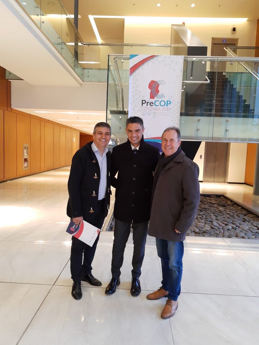 josebriacba's tweet photo. Junto al @SecAmbyCC, Javier Britch y @SuarezDiegoH (Director de Ambiente de Cba) en el marco de la 3er #PreCOPCba2019. Provincia y Municipio #TrabajandoJuntos en lo que respecta a Medio Ambiente y Cambio Climático ♻️✅ https://t.co/dTathGwqph