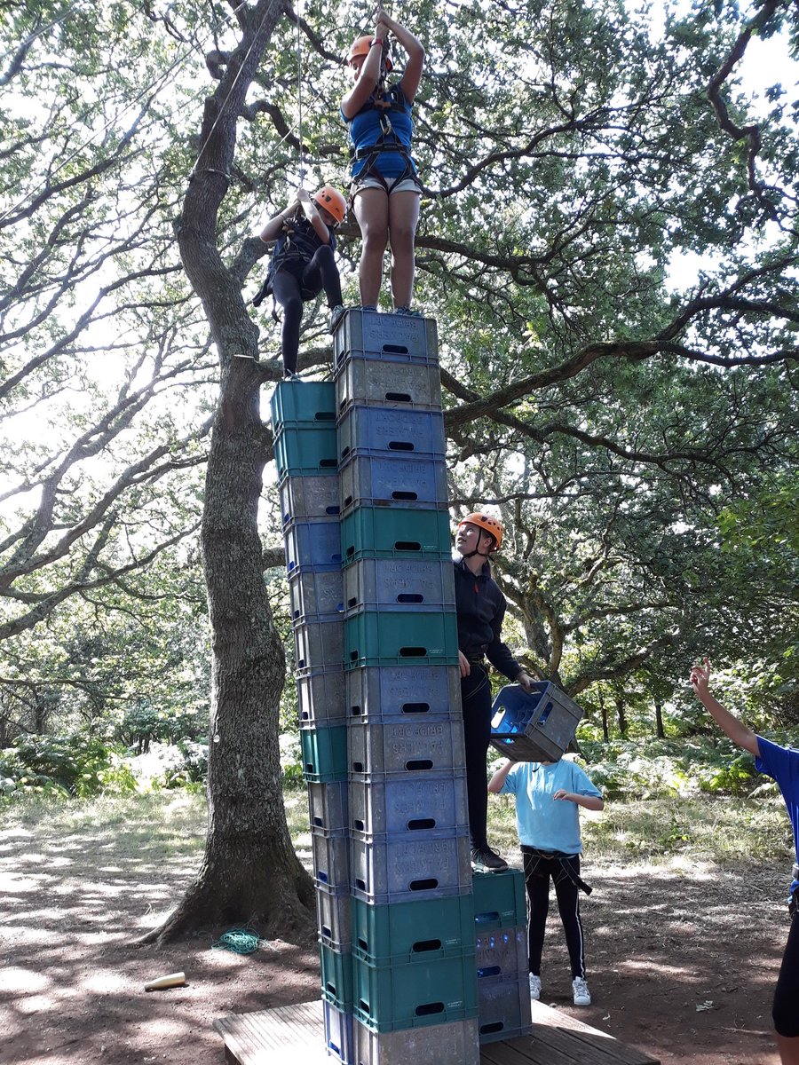 2ndBlandford's tweet photo. Guides having adventures and enjoying the out of doors @Girlguiding @westmoorsguides https://t.co/8TNNZzl7re