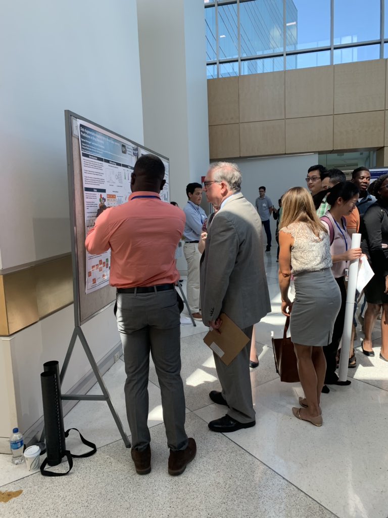NIH_OITE's tweet photo. Dr Tabak, Principal Deputy Director of NIH, talks with a GDSSP fellow about his summer research.
#GDSSP #NIHSPD19 https://t.co/LJozta6jgQ