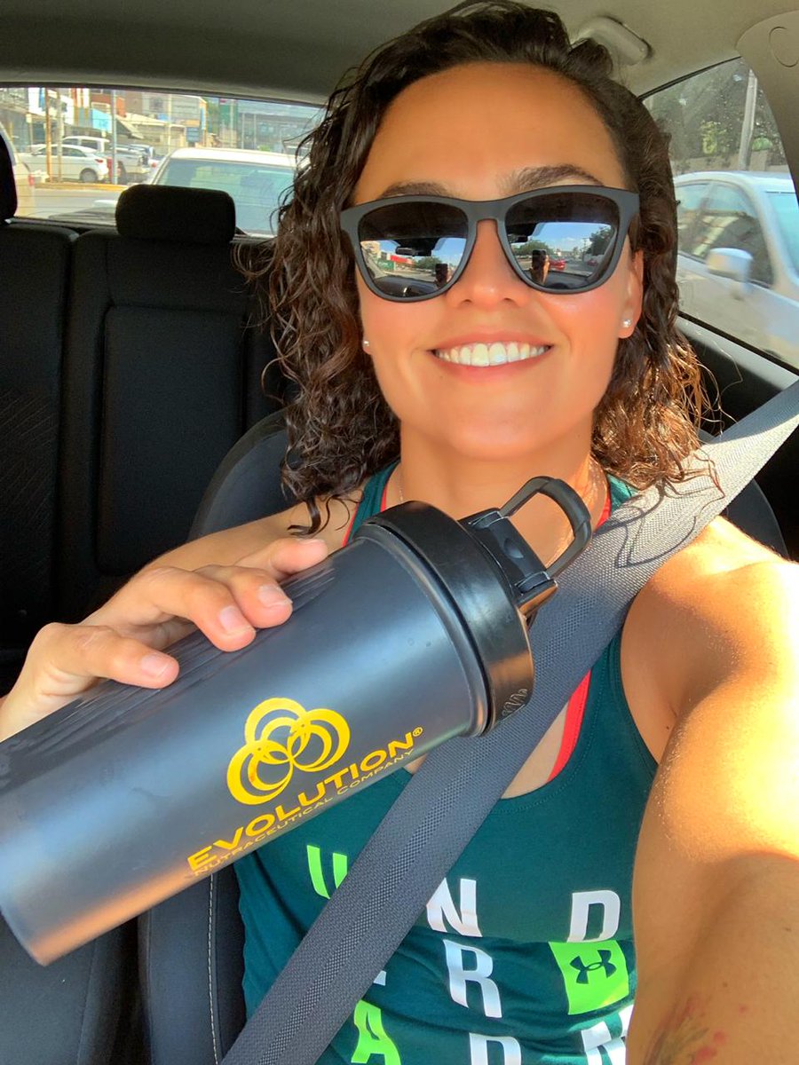 AnjuliLadronde's tweet photo. La proteína, ¿antes o después de entrenar? 🤔🥤
¿Ustedes qué prefieren y por qué? 🧐
Los leo. 🤓
(No vengo manejando. 😉) https://t.co/oZ072tQtgT