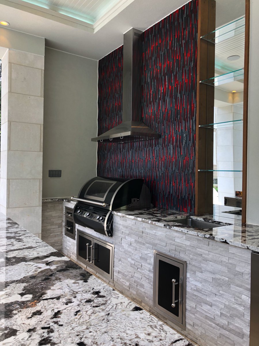Colao_Stone's tweet photo. Entertain family and friends in style with an outdoor kitchen.
#outdoorkitchen #luxurylifestyle #luxuryliving #outdoorliving #bbq #luxurypools #custompools #customlandscape #customkitchen #luxury #design https://t.co/blli2eDxNf