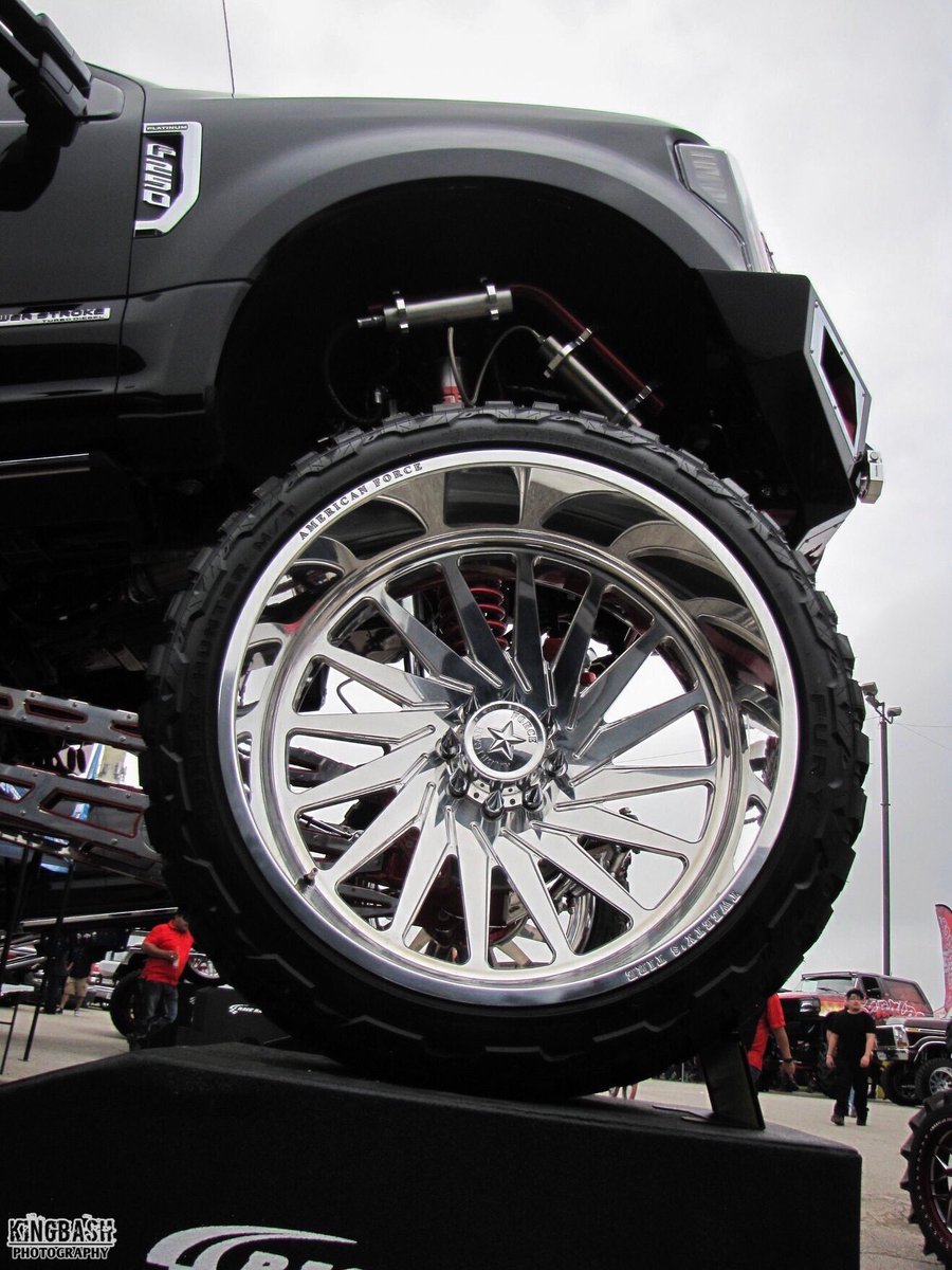 American force wheels👌😏

#texasholdemshow2019 #texasholdemshow #TruckShow #LiftedTrucks #Event #Texas #Houston #americanforcewheels
#truckoftheday #ford #trucknation #truck #trucks #lifted instagram.com/p/B06DYqdlxg9/…