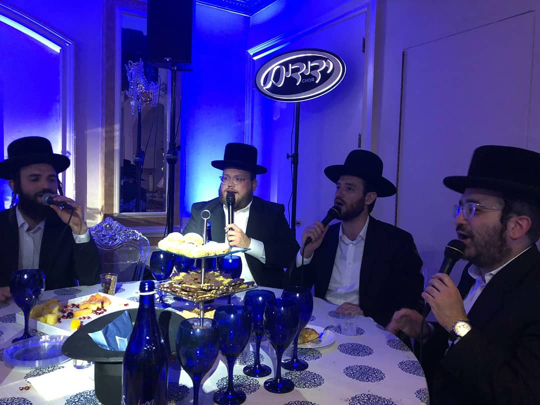 Vacht Nacht in BP! 🔉 Sound: Shmili Shapiro
Event Planner: <a href="/tuliguttman/">Tuliguttman </a> 
Lighting: @eventhighlighters .
.
.
#yedidim #yedidimchoir #awesomeperformance #awesome #vachtnacht #bp #boropark #jewish #jewishmusic #music #singer #vocals 

<a href="/yoelhfuchs/">Joel Fuchs</a> <a href="/DavidFeder1/">Duvid Feder</a> <a href="/mnmlicht/">Menashe Lichtenstein</a>