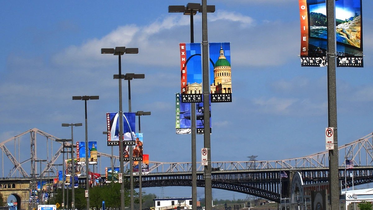 CommerceColor's tweet image. [Blog Post] A lot of advertisers get it wrong. We think pole banners should be designed for a two-second view.
#polebanners #vinylsigns #streetgraphics #design #outdooradvertising commercecolor.com/blog/5-ways-yo…