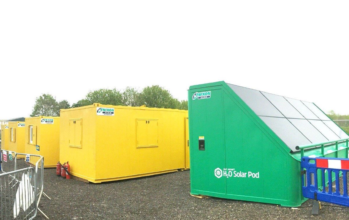 SkanskaUKplc's tweet photo. This @NixonHire solar pod generator, powering one of our sites has saved 13.5 tonnes of CO2 emissions – compared with a traditional generator – in just eight weeks! #actoncarbon #solarenergy #webuildforabettersociety https://t.co/HAXZ5zajgj