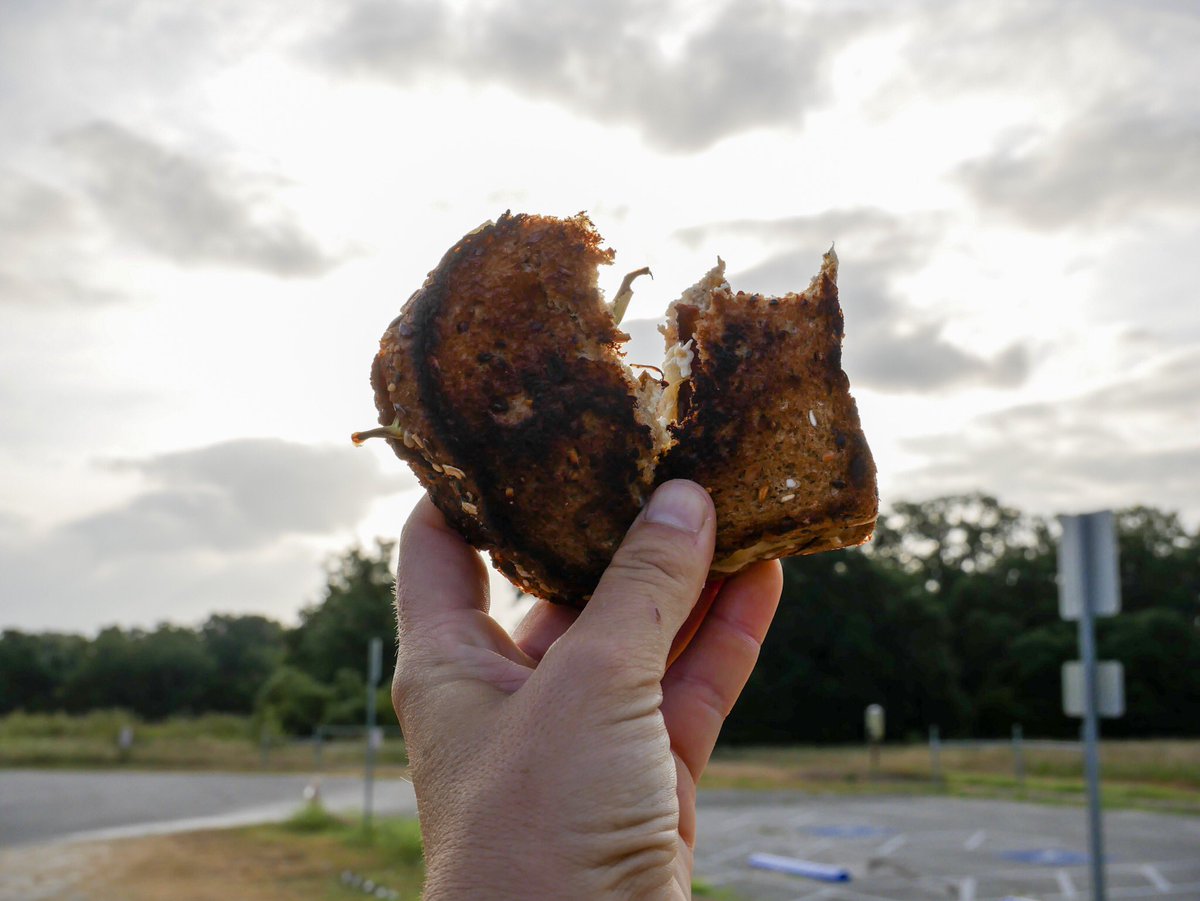lydidye's tweet photo. After two weeks of guiding in the mountains and still continuing training for my ultra I seem to not be able to get enough fuel. Shout out to this bomb recovery grilled cheese by @SkratchLabs for helping keep the energy going. 💪🏽 https://t.co/ZqKScFsJ34