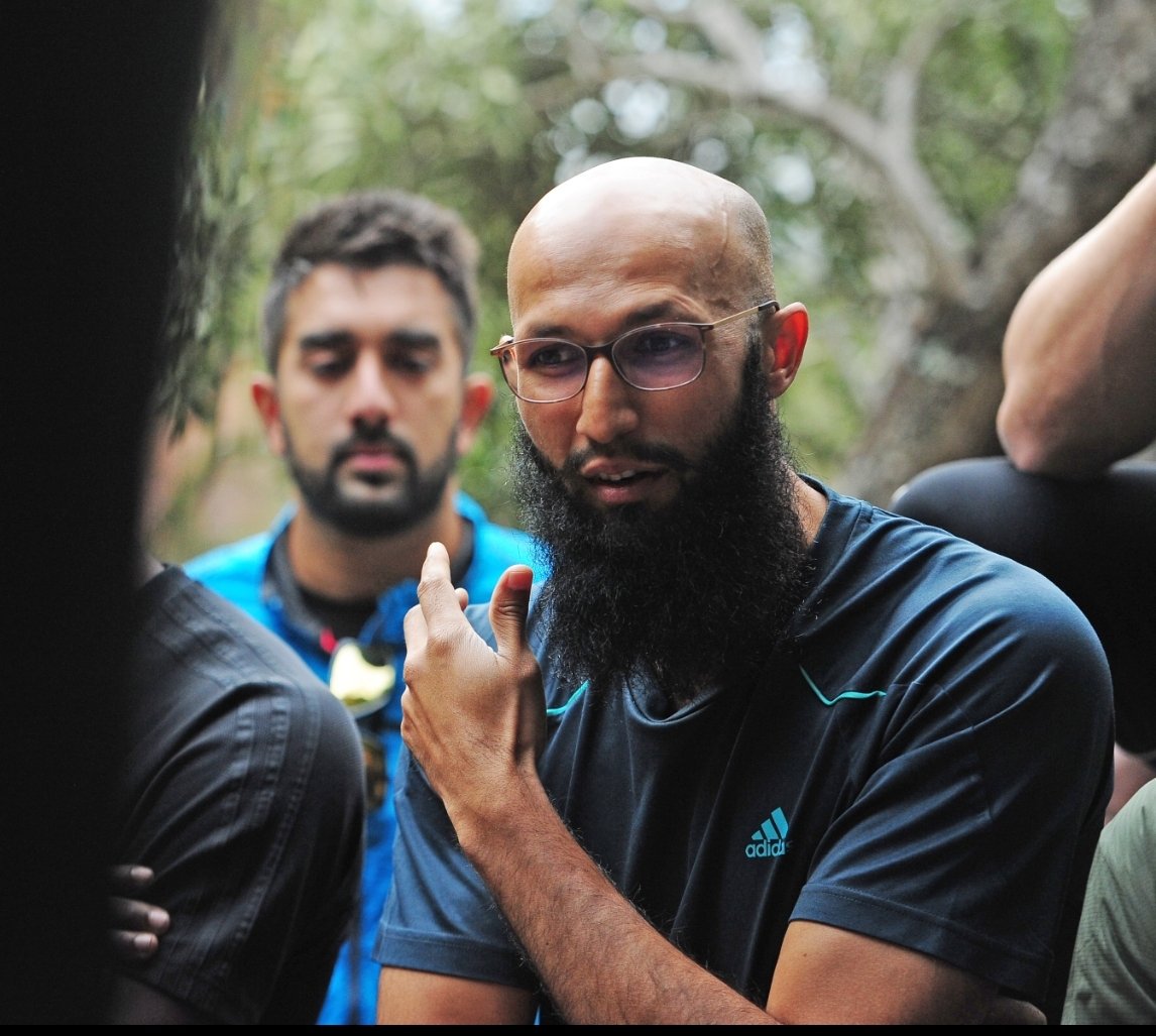 shamsi90's tweet photo. There arent enough words to describe your contributions... to the team.. to me... and to the country as a whole!

A person we could always look to for advice and wisdom.

You truly brought a whole nation together... Thank you for everything @amlahash 

#Legend #SilentWarrior 🇿🇦🔥 https://t.co/qd8mNR4OD8