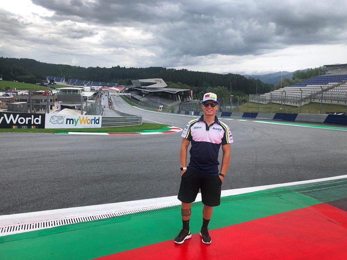 ericgranado's tweet photo. Tudo pronto para a 2ª etapa da MotoE aqui na Austria | All set for the 2nd round of MotoE here in Austria 🇦🇹✊🏼⚡️
#ericgranado #eg51 #motogp #motoe #avintiaenergia #energica #myegocorsa #alpinestars #sharkhelmets #oakley #zeroracingdesign #orbeabicycles #eg51store https://t.co/VukkznrEMs