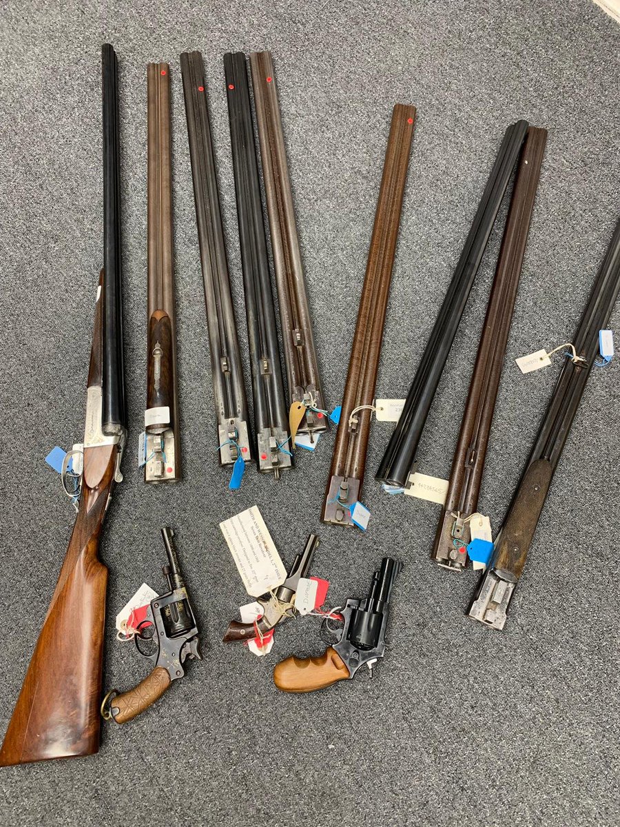 metpoliceuk's tweet image. #RESULT: 186 firearms have been handed in as part of the National #GunSurrender.

Including 54 shotguns, 38 handguns, 31 air weapons &amp;amp; 8,958 rounds of ammunition.

Each weapon off the street is one less likely to end up in the wrong hands.