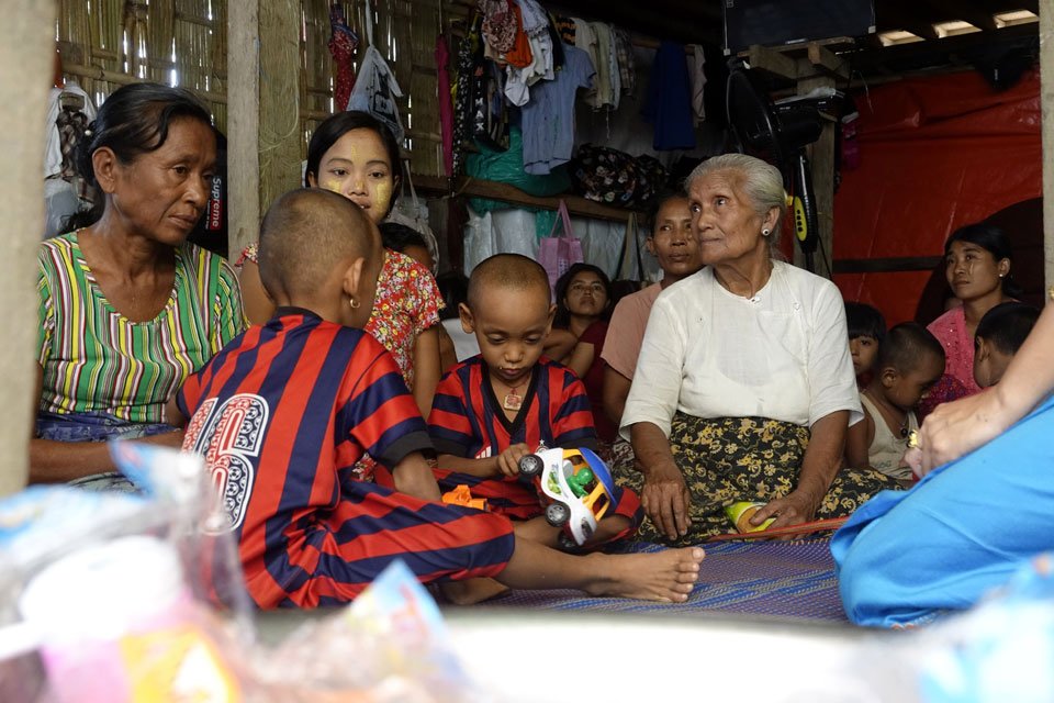 wong_htun's tweet photo. #UNHCR offices in @BBCWorld @IndiaToday Indonesia,Malaysia&amp;Thailand should register asylum seekers from Rakhine State as they register to Rohingya, Chin, and Kachin people. Government and military of Myanmar are gathering Rakhine youths,women,and monks.They are persecuted people https://t.co/kidb3ylVVx