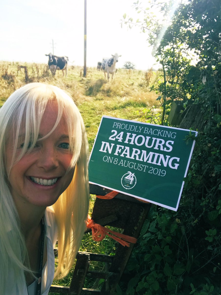 carojplatt's tweet photo. Look at this crazy 😜 woman this morning.. #Farm24 #ukfarmers https://t.co/3nVHzEGoC3