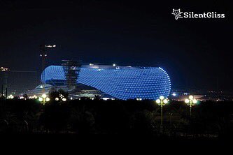 Silent Gliss products are included in the some of the world’s most prestigious buildings. The Yas Viceroy Hotel at the Yas Marina Circuit, home of the Abu Dhabi Grand Prix, is fitted with our market leading electric curtain tracks.
#hanirashid #liseannecouture #yasviceroy