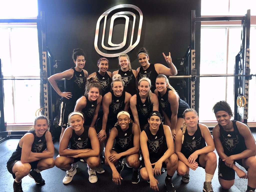 Last day of summer on court workouts with the squad! ⛹️‍♀️🔥🏀

#EveryoneForOmaha | #OmahaWBB