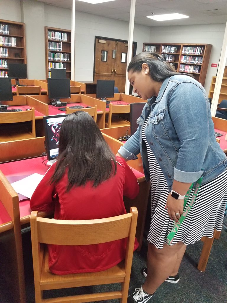 MyFutureMyWay's tweet photo. @MetroSchools @GlencliffColts This work is continuing today and beyond! @DavisThommye and the @GlencliffColts team are making sure that each new student knows all of the opportunities available to them in their school via an online portal. Another facet of making this year the #bestyearever https://t.co/cObn2ysB5j