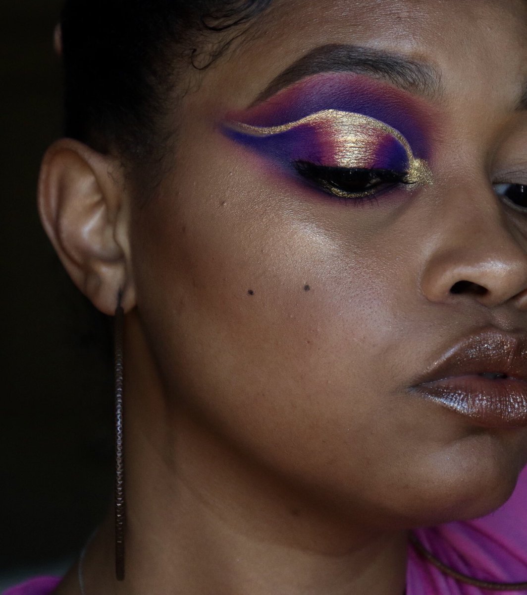 Cocoslyfe1130's tweet photo. π π π
I get princess vibes from this look!!!
#makeup #makeupartist #makeupaddict #makeupbyme #mua #mue #cutcrease #halo #halomakeup #blend #gold #melanin #melaninpoppin #makeupforwoc #makeupjunkie #makeuplooks #makeuplover #eyebrows https://t.co/zguh7wKdue
