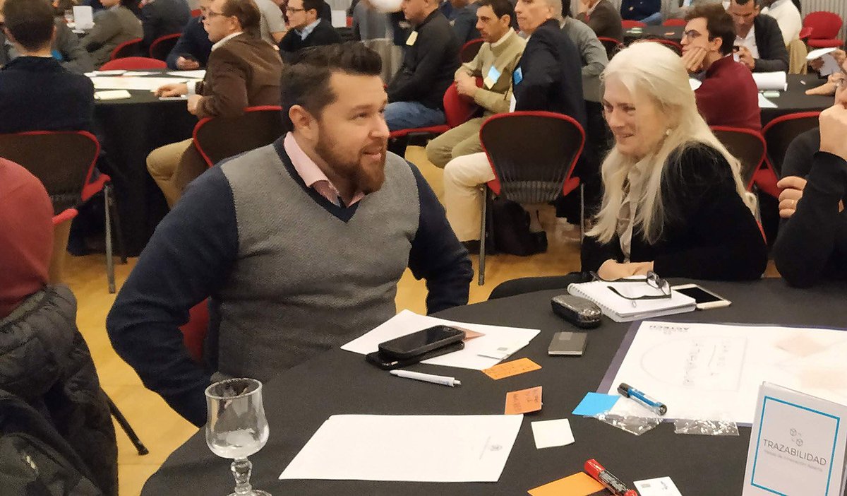 muvinapp's tweet photo. #ahora Agustín Pellegrini del equipo comercial de @muvinapparg participando de la jornada Wake up Agtech 2019 en @BCRprensa.
Mesa de #innovacion en Logística & Trazabilidad #BCRInnova #AgtechWeek2019 https://t.co/1wVkuqJfGH