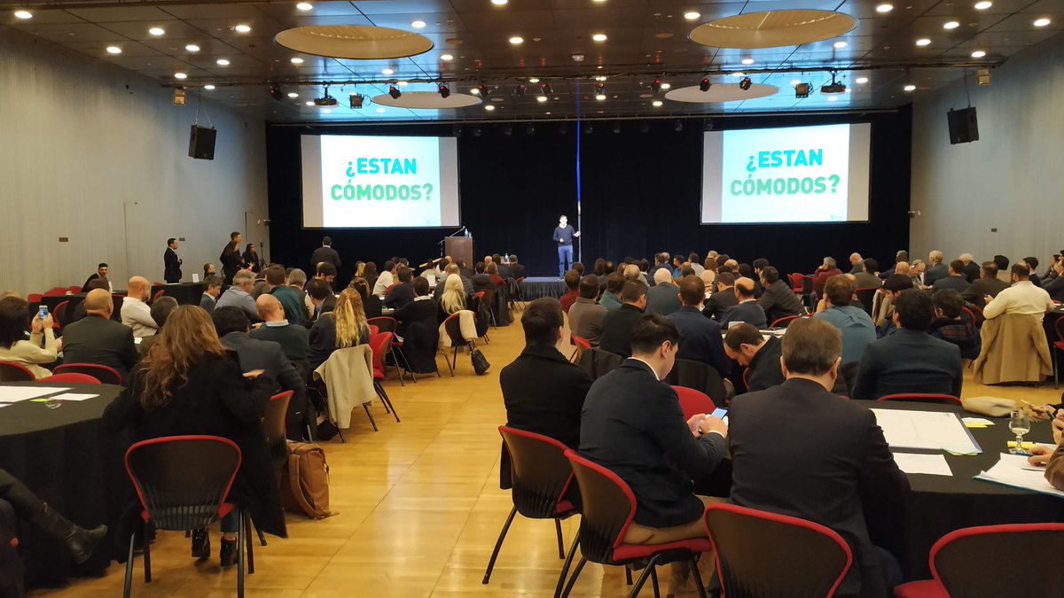 muvinapp's tweet photo. #ahora Agustín Pellegrini del equipo comercial de @muvinapparg participando de la jornada Wake up Agtech 2019 en @BCRprensa.
Mesa de #innovacion en Logística & Trazabilidad #BCRInnova #AgtechWeek2019 https://t.co/1wVkuqJfGH