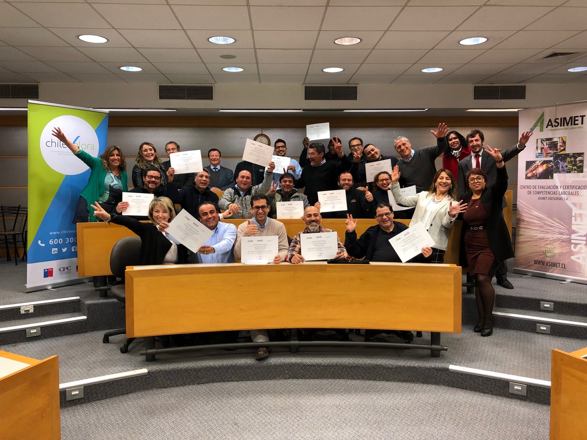 SeremiTrabajoRM's tweet photo. Seremi @DenisseMadrid: “El Pdte @sebastianpinera nos ha pedido entregar las herramientas necesarias para mejorar la capacitación y la empleabilidad, por eso me alegro que ustedes hayan tomado esta oportunidad y que hayan certificado sus competencias”. #RMdeTodos #ChileEnMarcha https://t.co/L6ppt2jhND