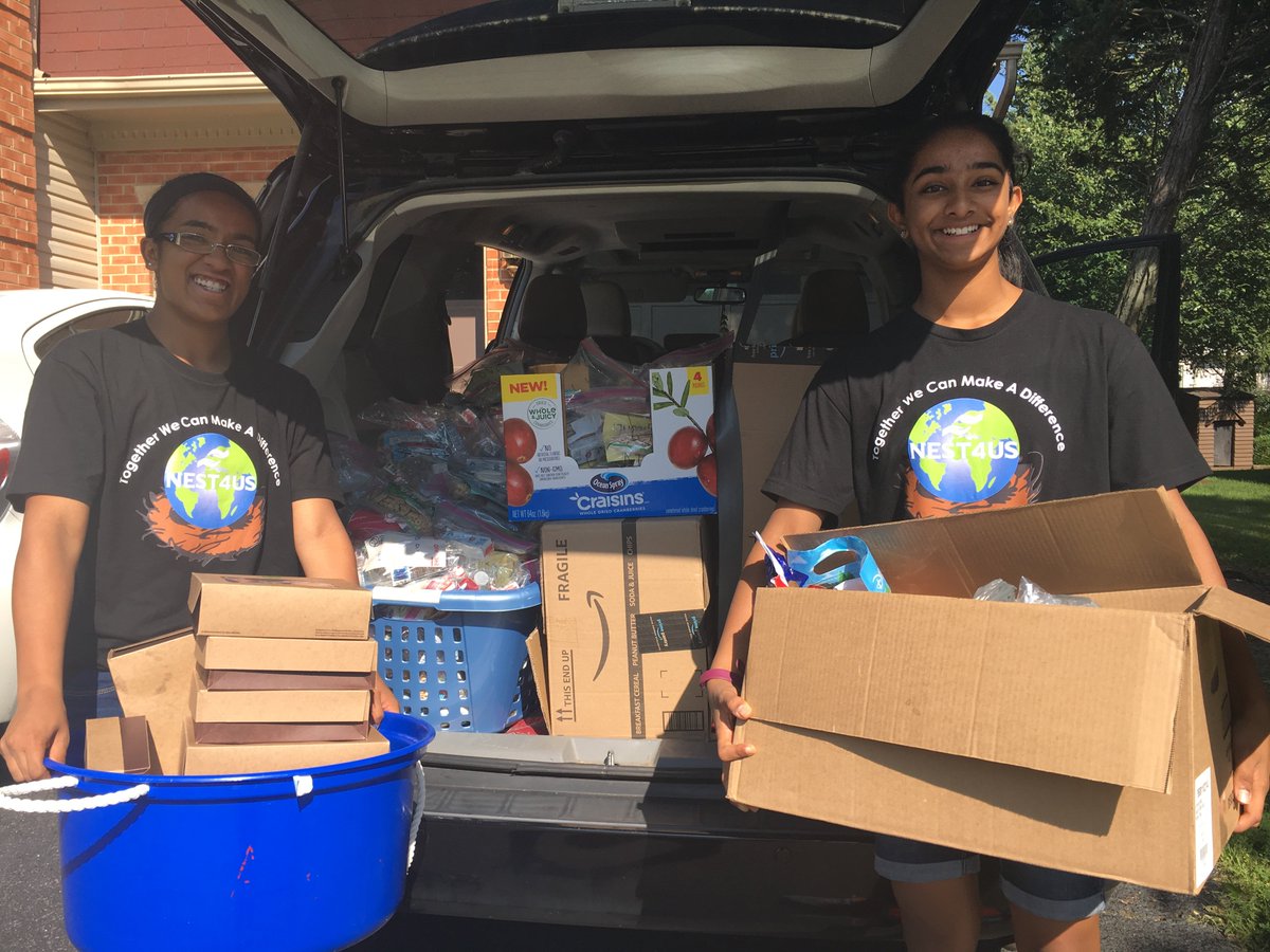 joinnest4's tweet photo. Be the Reason Someone Smiles Today😍 Feeling happy and thankful distributing over 750 blessing bags to the homeless and needy in DC. Kindness is beautiful, let’s spread love and kindness today and every day❤️#GivingToThoseInNeed #TogetherWeCanMakeADifference #BagsOfLove #Kindness https://t.co/kAmUj6dBKQ